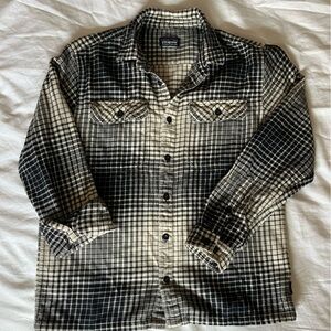 Patagonia Men's Black and White Plaid Flannel